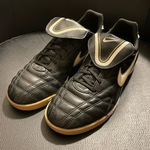 Nike Tiempo Natural III IC Indoor Soccer Shoes